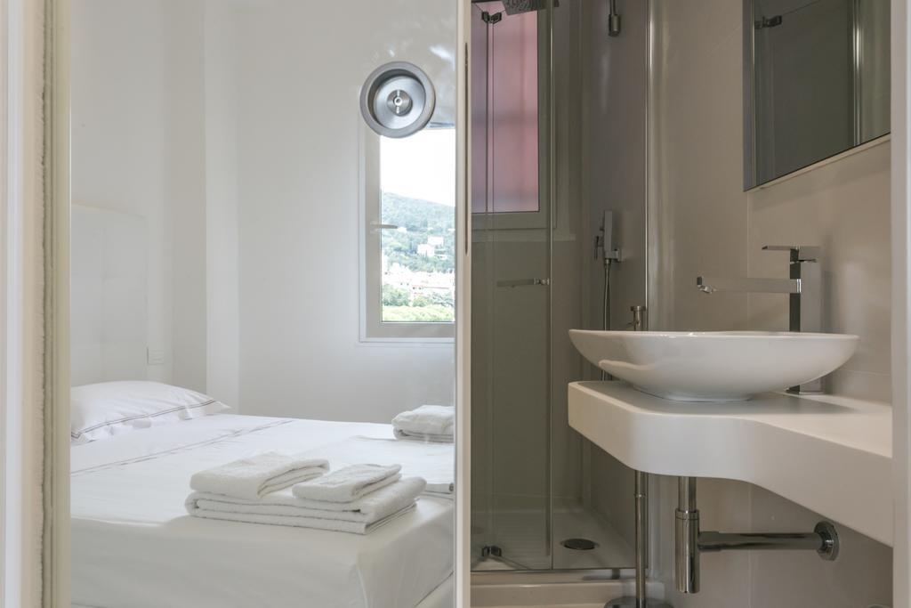 Al Molo Sea View Rooms Lerici Exterior photo