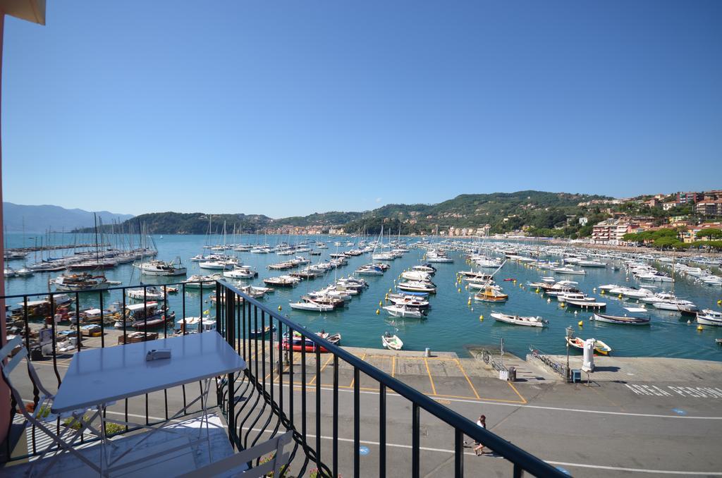 Al Molo Sea View Rooms Lerici Exterior photo